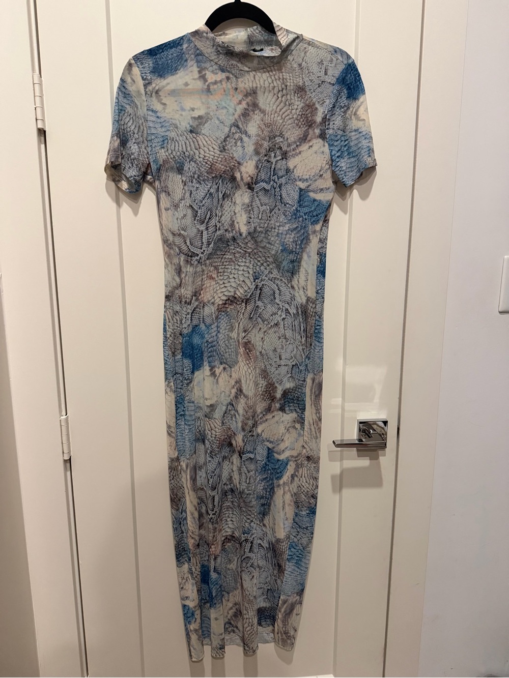 Steve Madden Blue and Cream Marble-Print Short-Sleeve Maxi Dress